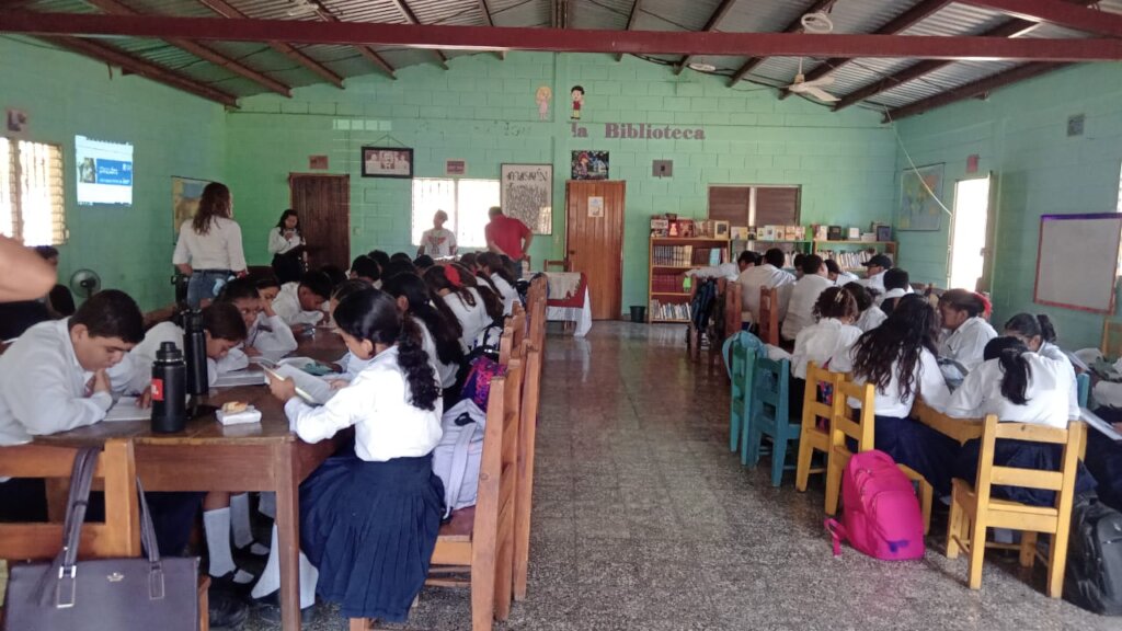 Revitalizing Community Libraries in Honduras