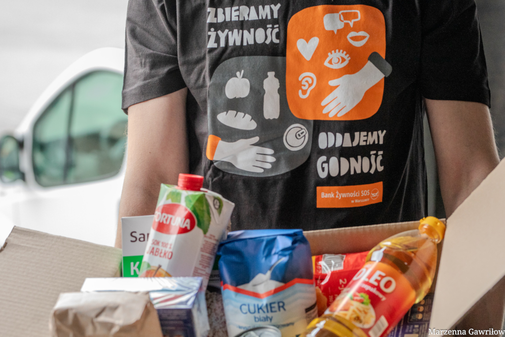 Send a food parcel for those who cannot collect it