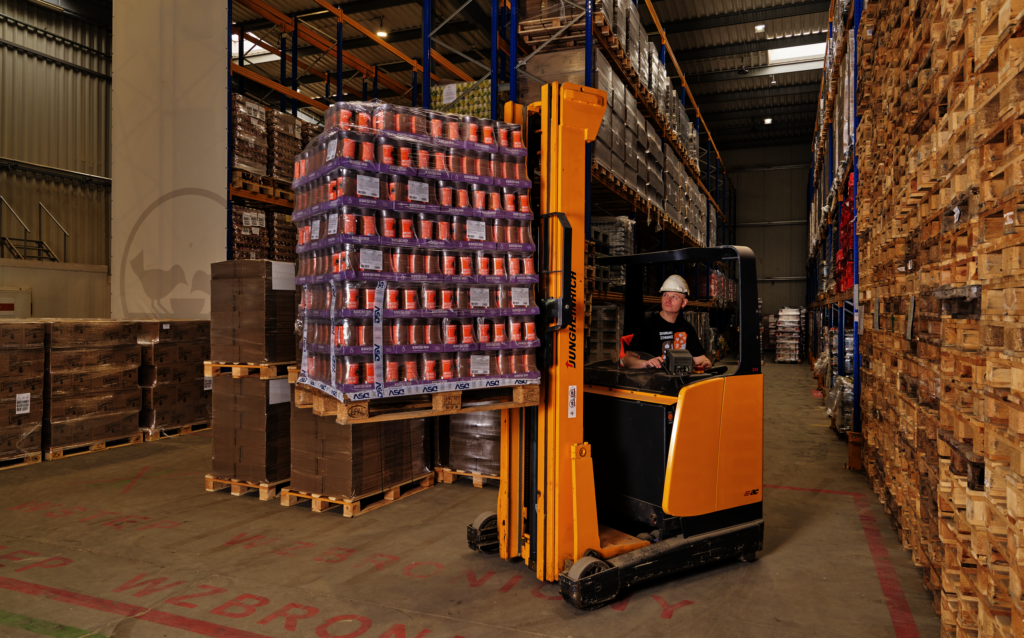 Send a food parcel for those who cannot collect it