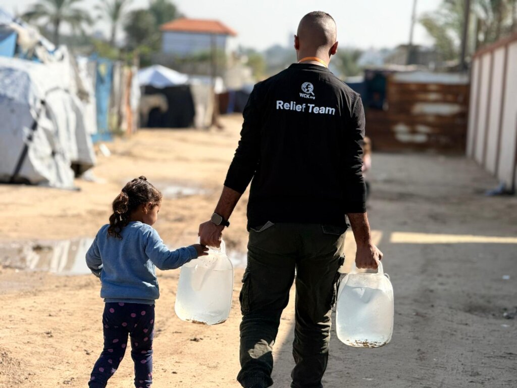 Clean Water Distribution Continues in Gaza