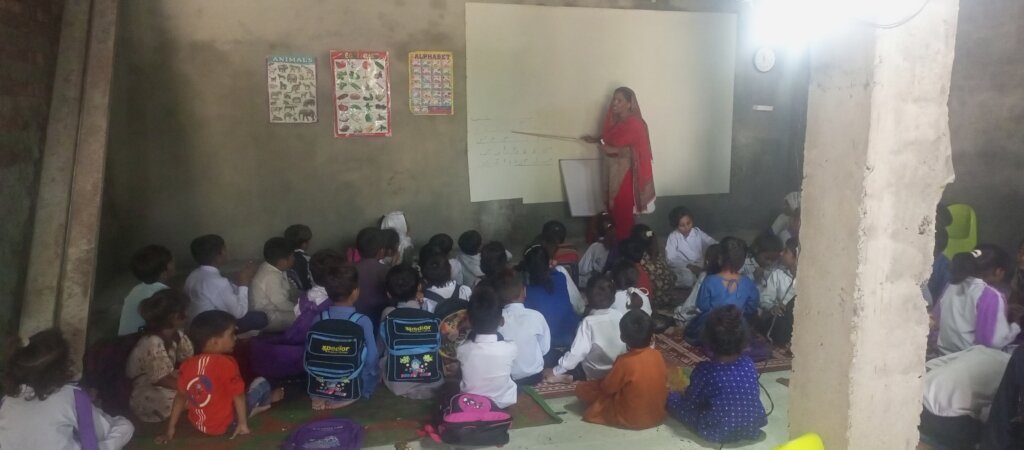 Buy autorickshaw for school children Living far.