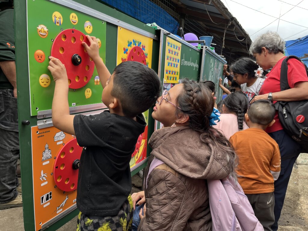 Mobile School for Indigenous children in Chiapas