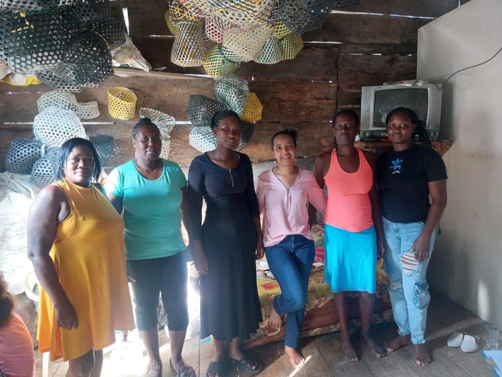 500 Mothers Turn 10 Tons of Waste into Livelihood
