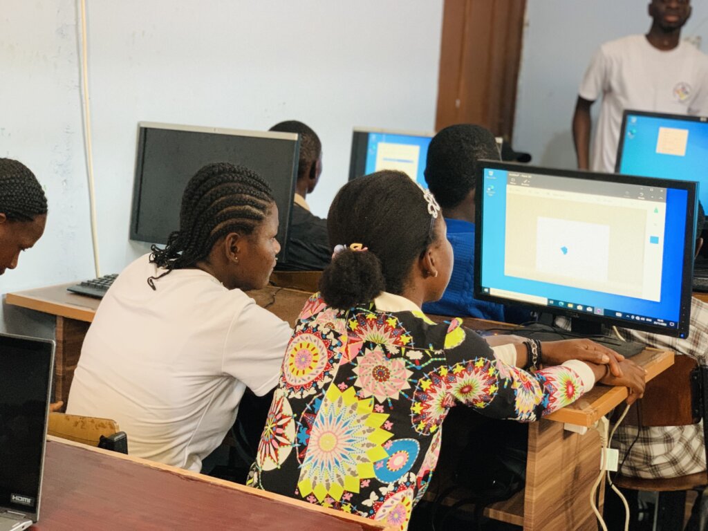 Provide digital literacy for 500 female startups