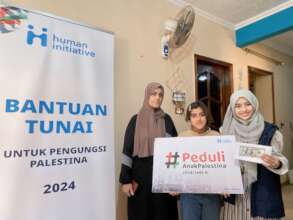 Cash assistance for woman in Palestine