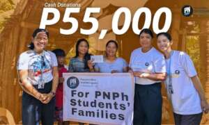 PNPh team distributing support to families