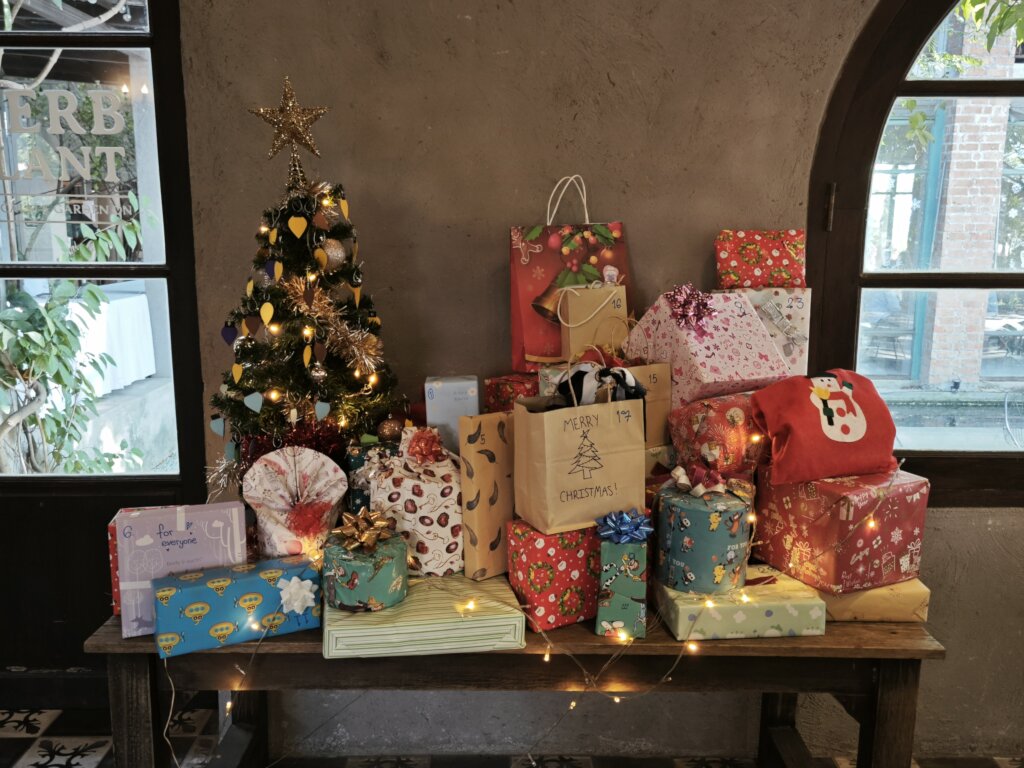 Give Joy and Hope this Christmas Season