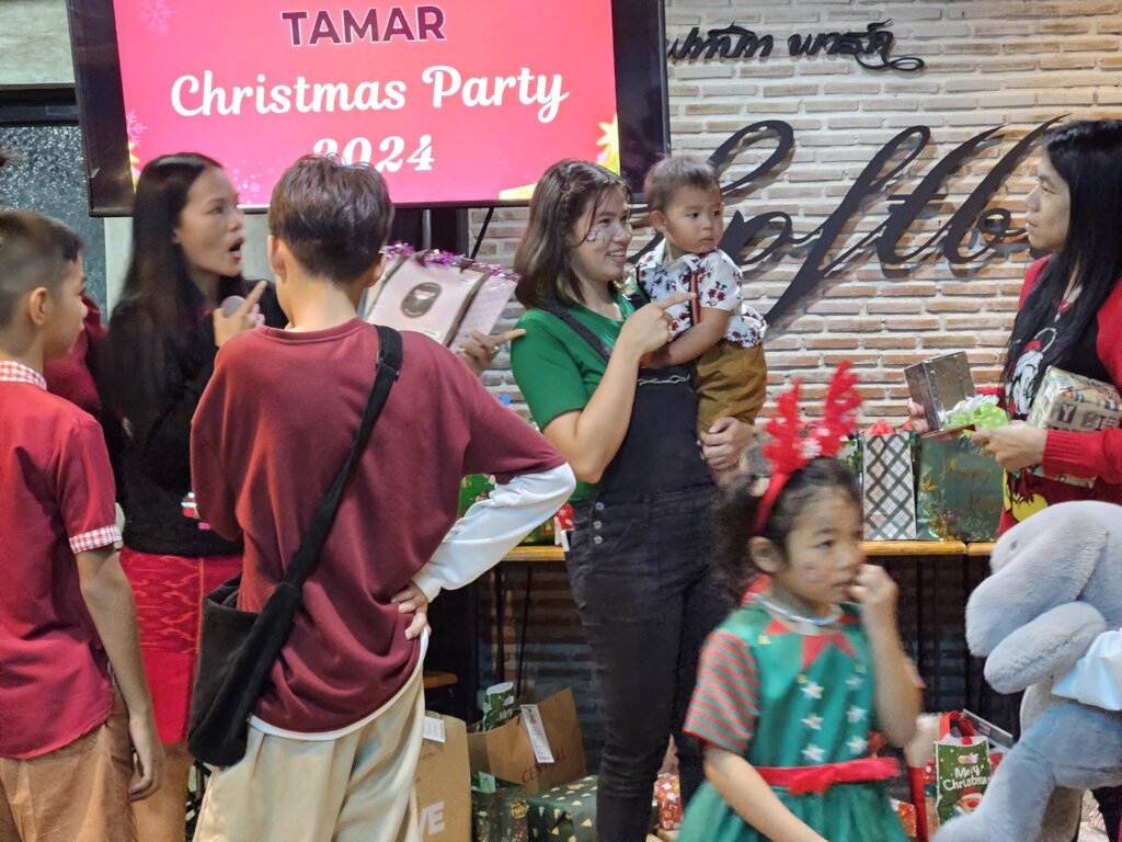 Give Joy and Hope this Christmas Season