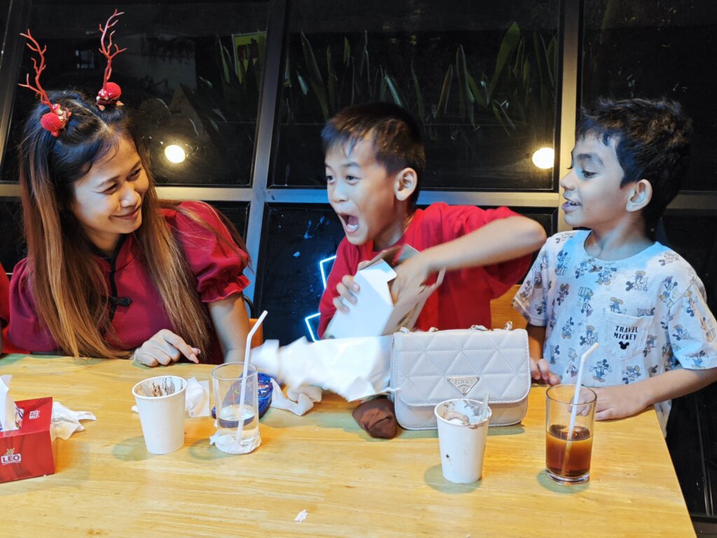 Give Joy and Hope this Christmas Season