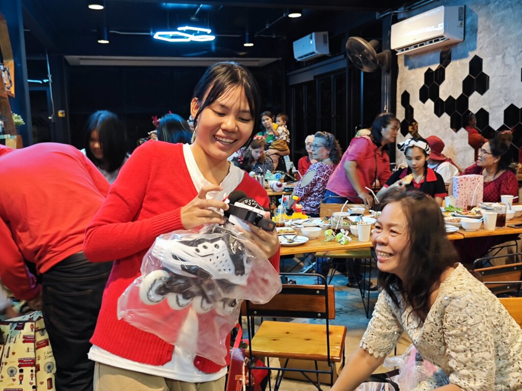 Give Joy and Hope this Christmas Season