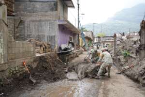 The Mexican Army clear rubble in Huehuetla