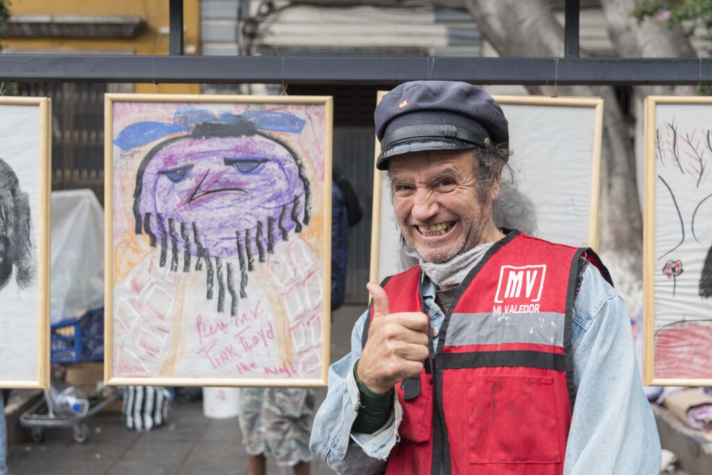 Street paper Mi valedor