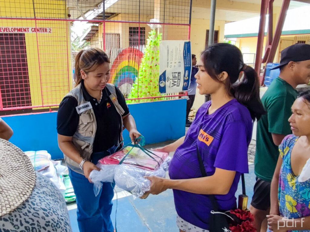 Help disaster-affected families in the Philippines