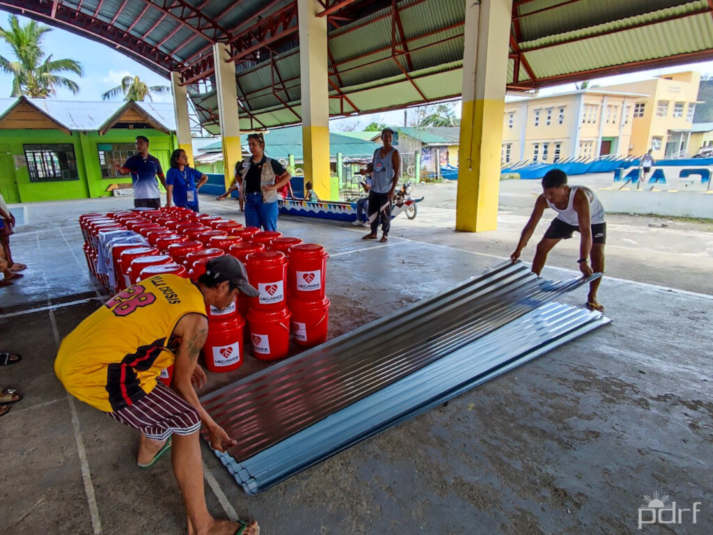 Help disaster-affected families in the Philippines