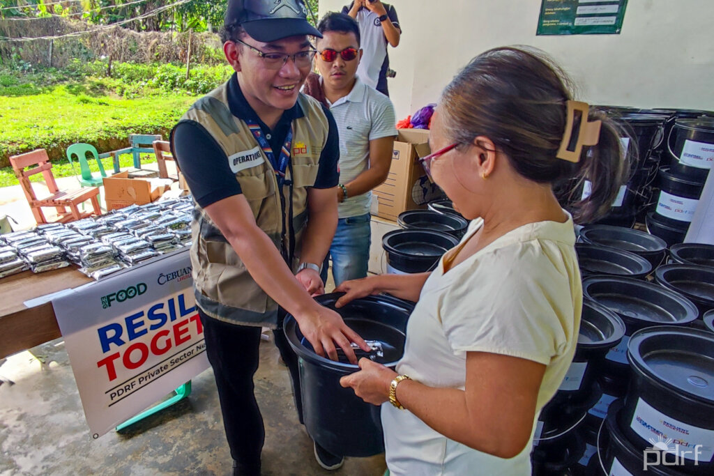 Help disaster-affected families in the Philippines