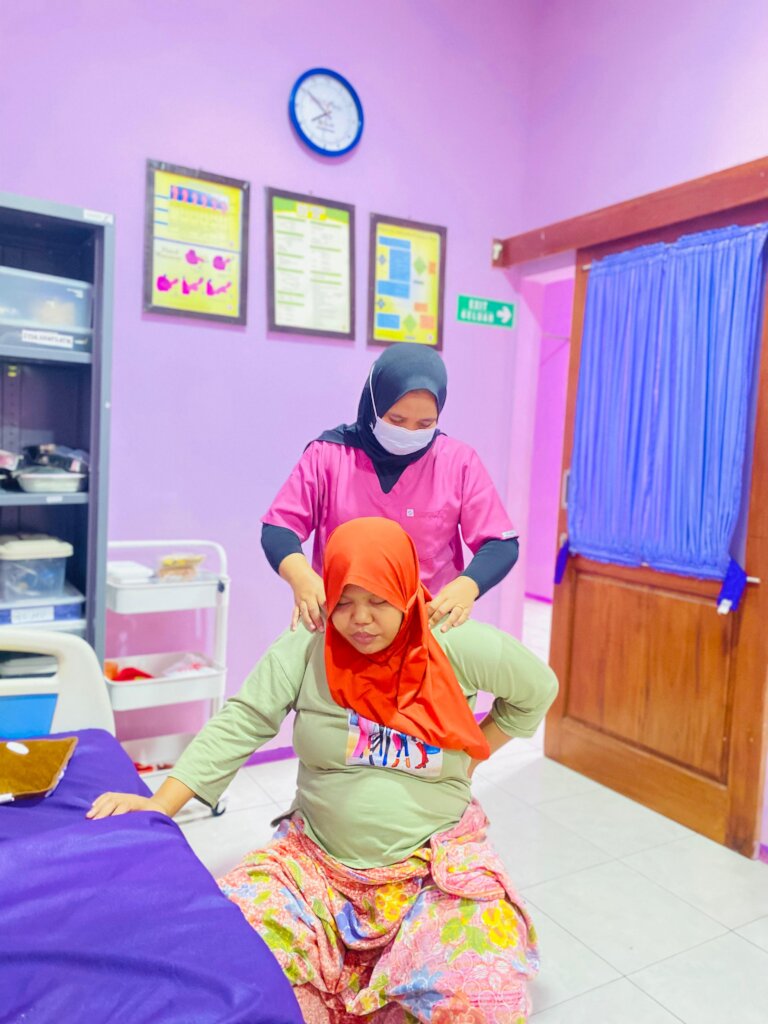 Keep Our Lombok Midwives Learning & Licensed