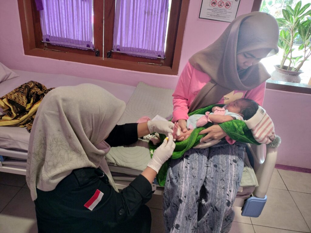 Keep Our Lombok Midwives Learning & Licensed