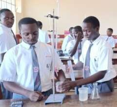 Kojja students in lab