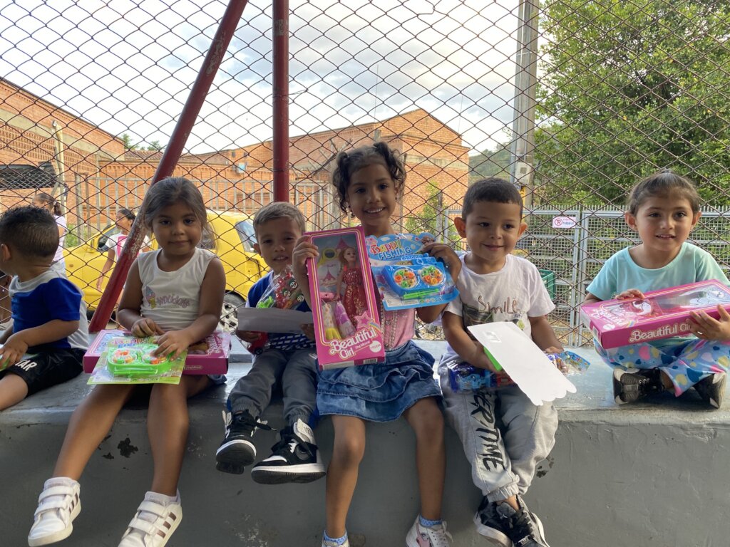 Sponsor a Smile: Comuna 13 Kids