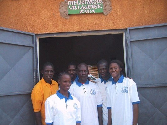 Support an African village library in 2011/Sara