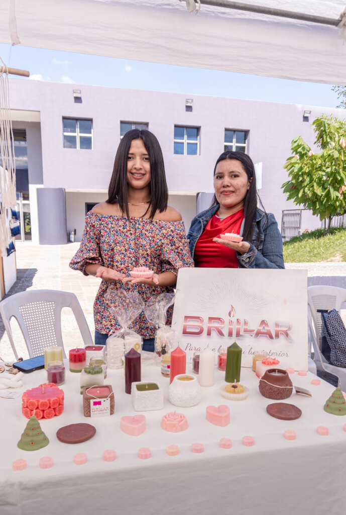 Abramos la primer tienda artesanal para 30 mujeres