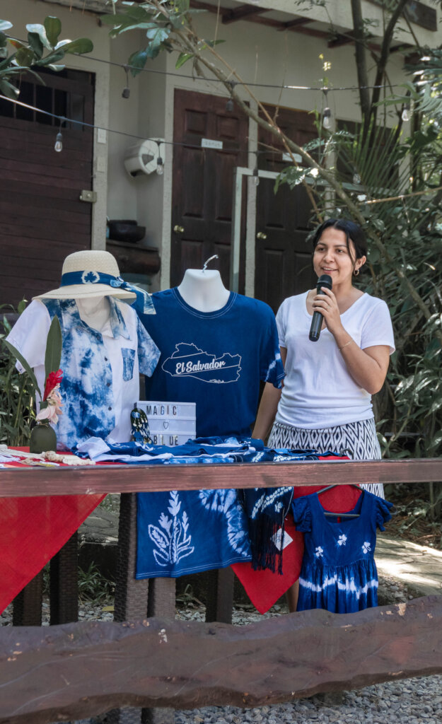 Abramos la primer tienda artesanal para 30 mujeres
