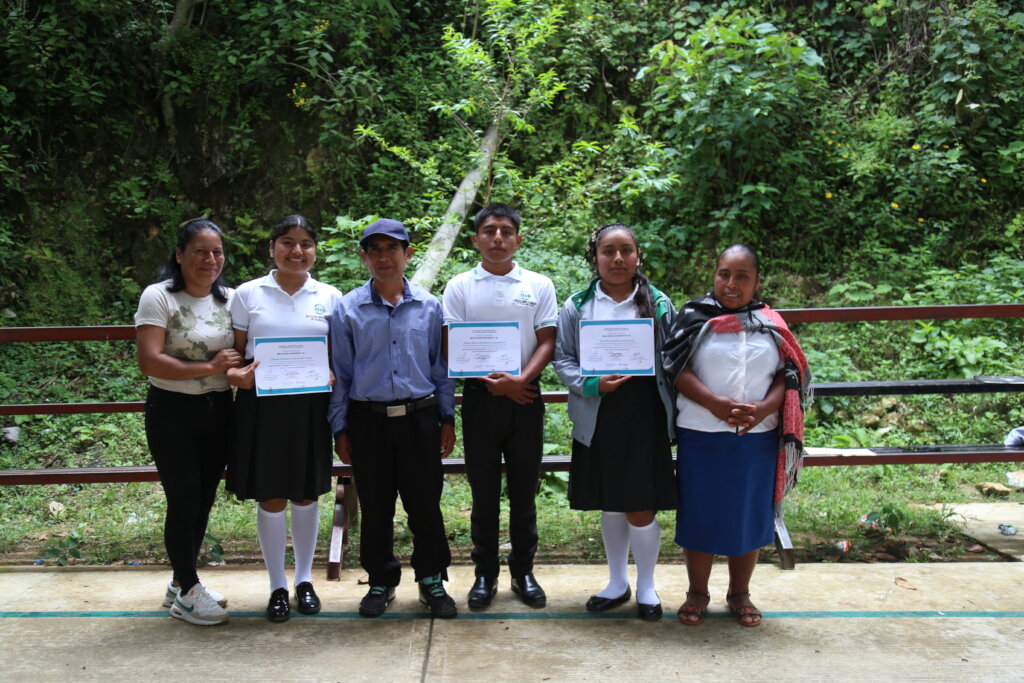 Scholarships for young indigenous students Oaxaca