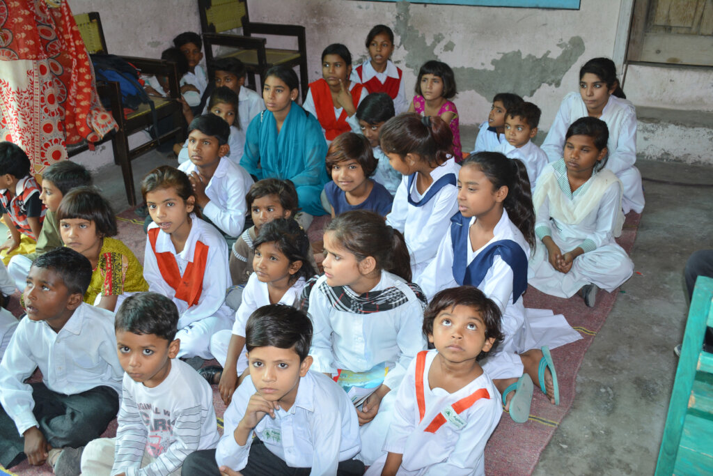 Furniture for 200 School Children in Faisalabad PK