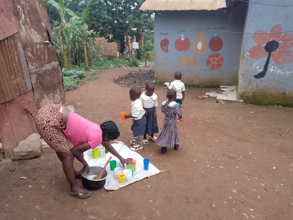 BUILD A KITCHEN TO SUPPORT FEEDING 520 KIDS.