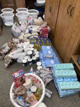 Food Baskets packing