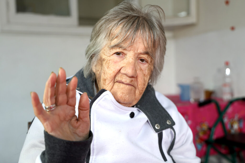 A Christmas Dinner for Everyone: No One Alone