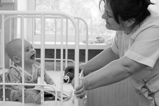 Nursing care for orphan children in hospitals