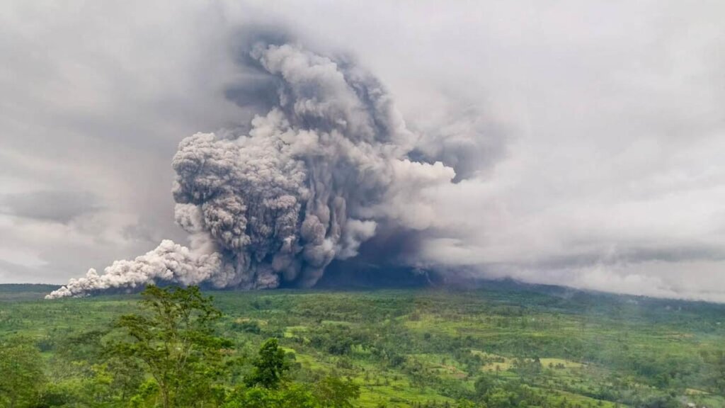 Urgent Aid for Semeru Survivors