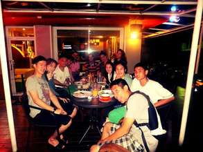 CLC students and teachers having dinner together!
