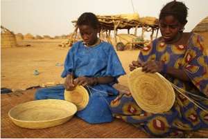 Tooru Tondi girls working on Leyfey wan asahar