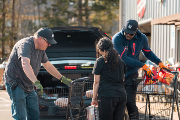 Help Families Losing SNAP: Build DMV Food Pantry
