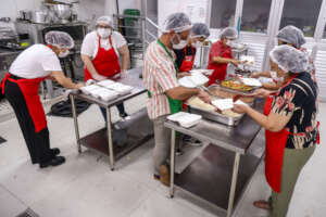 Meal preparation workshop for sheltered individual