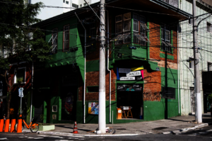 A view of Casa 1's facade