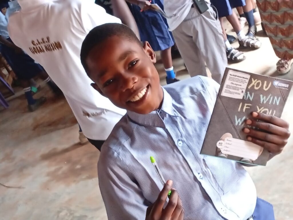 Give Educational Materials to Pupils in Ado-Ekiti