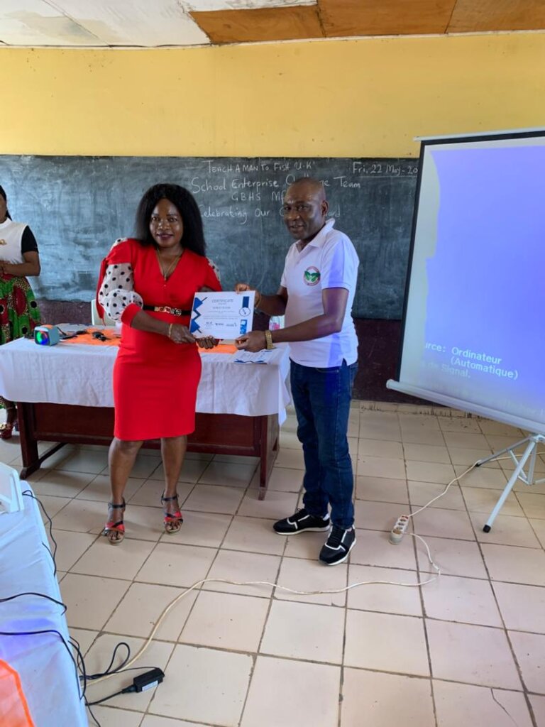 Train 20 youths to heal Cameroon's soil