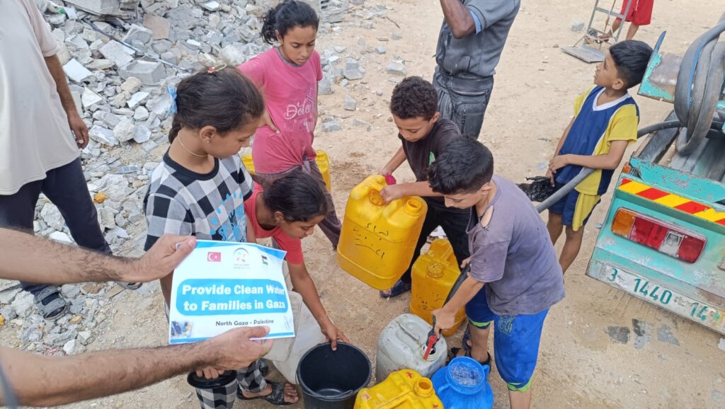 GivingTuesday: Water for 300 Families in Gaza