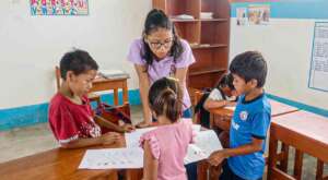 Young Kukama doing their classroom practice