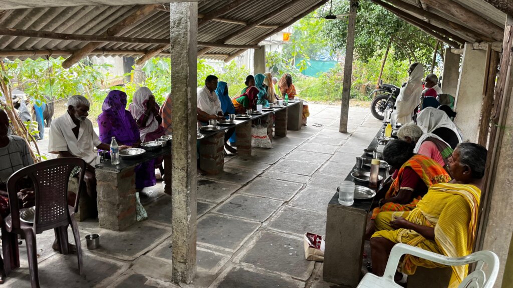 Hot Meals for 50 Seniors in Pallekona, India