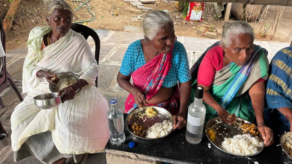 Hot Meals for 50 Seniors in Pallekona, India
