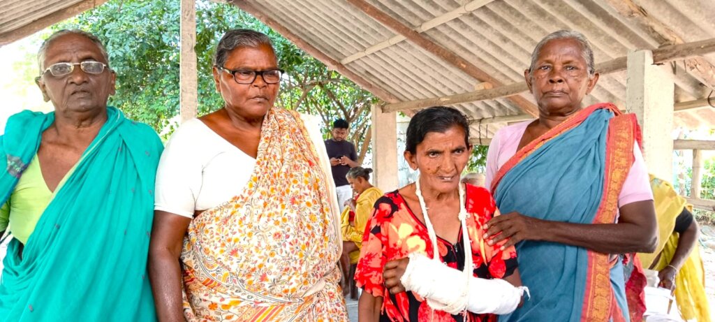 Hot Meals for 50 Seniors in Pallekona, India