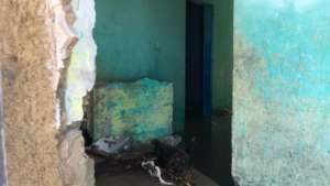 Destroyed houses by sea advance