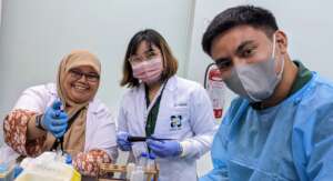 Participants isolating phages in the Philippines