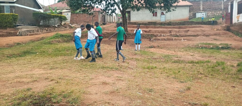 Importance of fruits for children in school