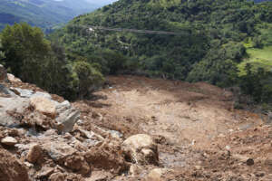 Major landslide in Hunnasgiriya