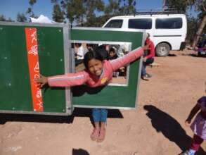 Nina en la Escuelita Movil